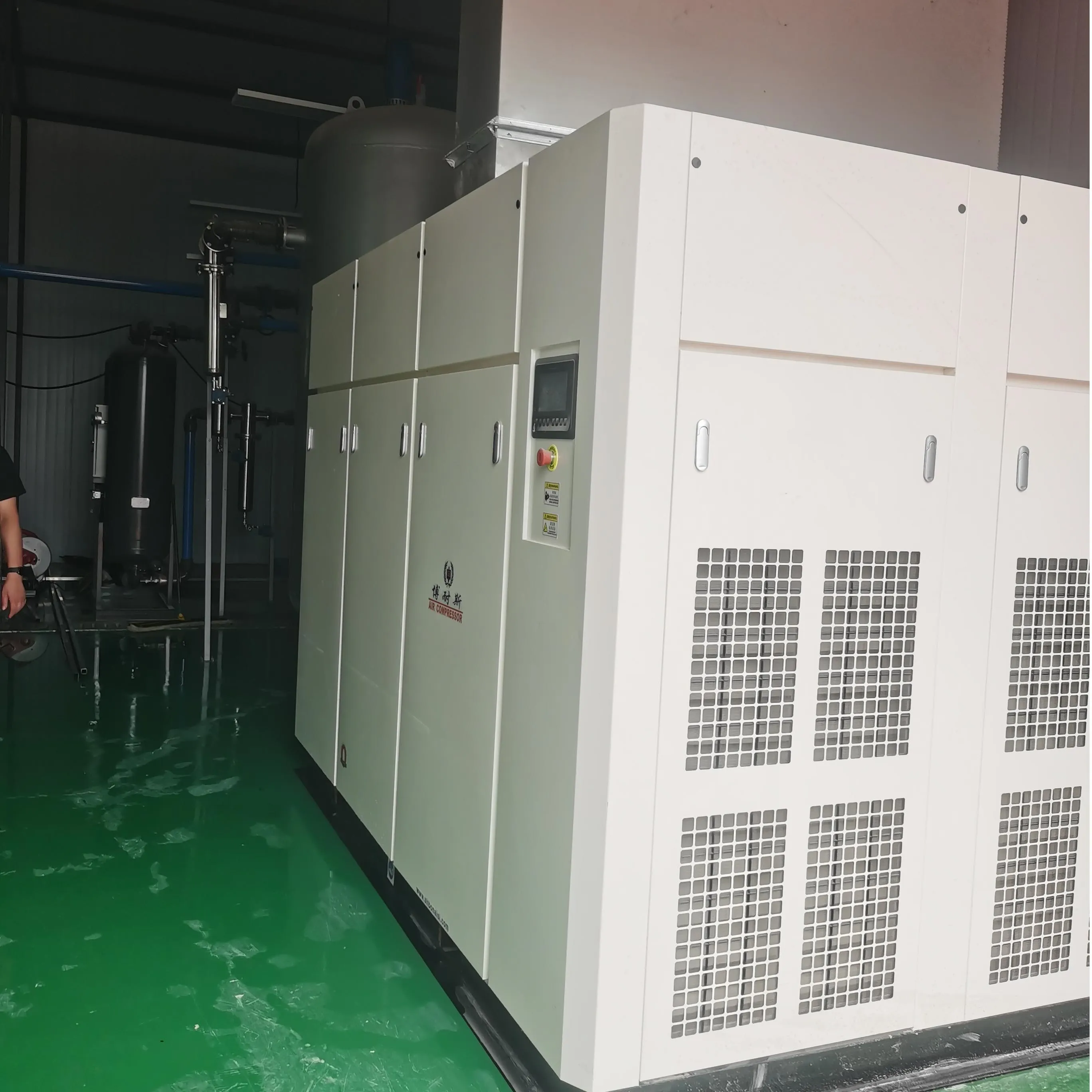 干式無油螺桿空壓機，助力鋰電池生產